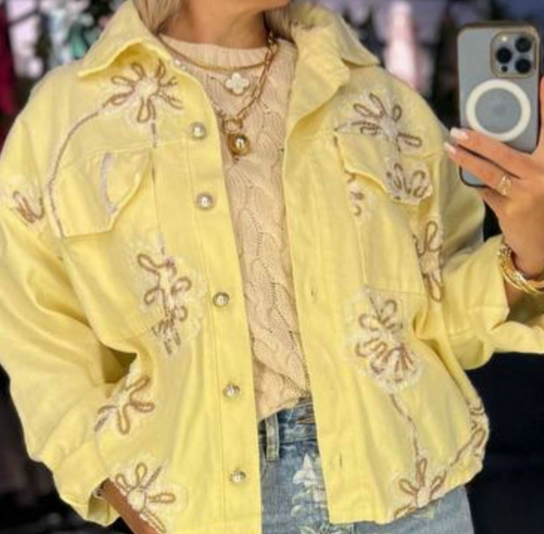 джинсовая куртка,джинсовые куртки женские,куртка модная,джинсовая куртка с принтом,модные джинсовые куртки