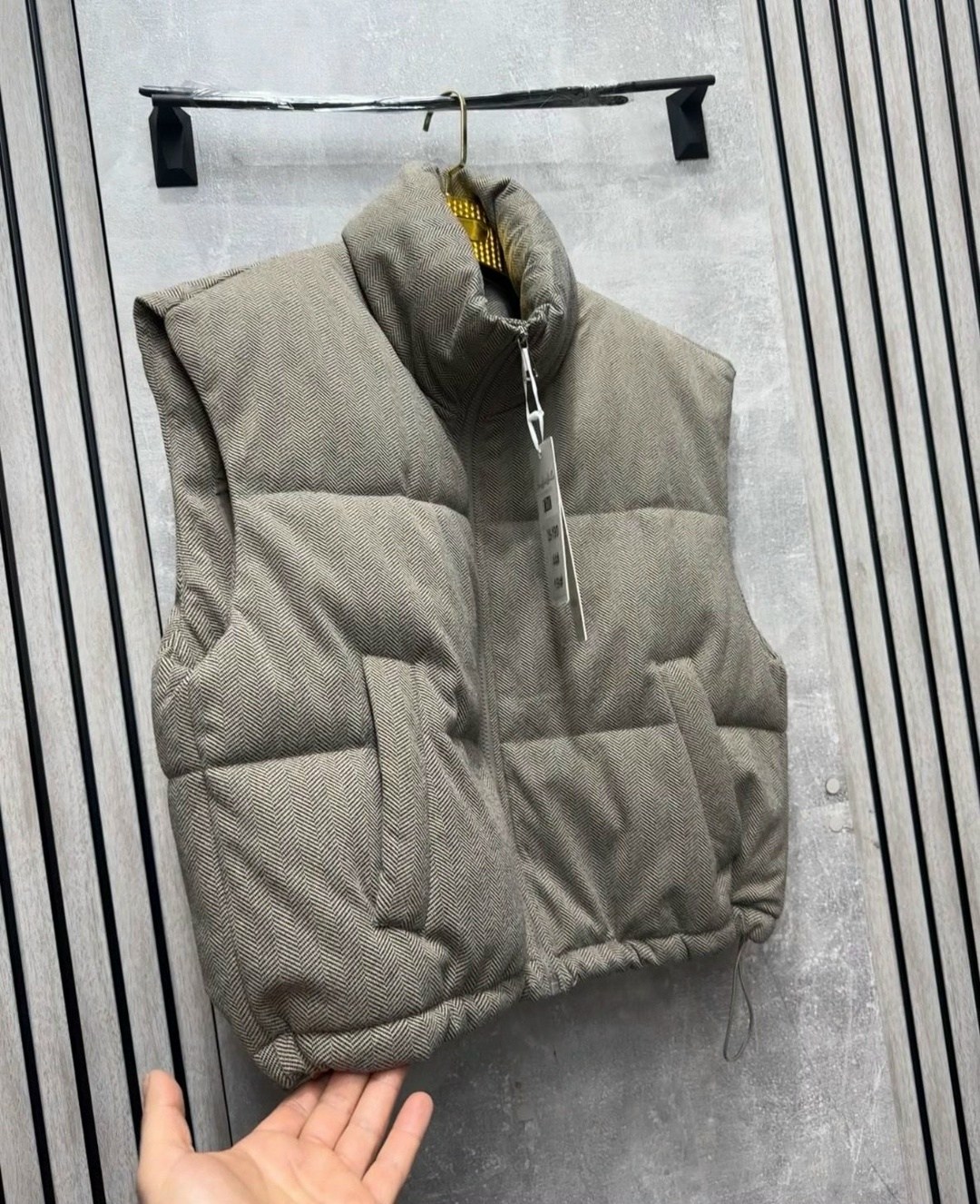 женская жилетка,вязаные жилеты,жилет утепленный,жилет,жилетка утепленная женская