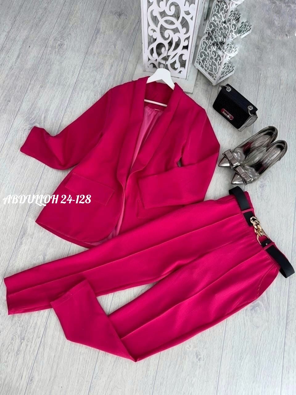 женский брючный костюм двойка,костюм двойка женская,костюм двойка женский летний,модные костюмы,бизарро костюм брючный фуксия