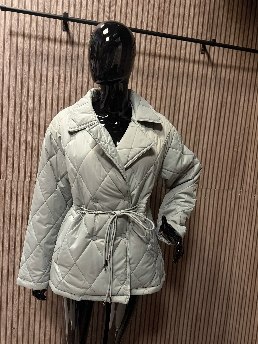 демисезонная куртка,куртка,куртка женская,стеганая куртка,куртка модная