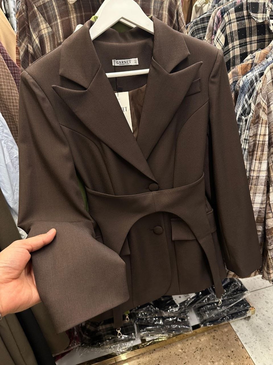 жакет,белый дизайнерский пиджак,пиджак женский,женские наряды,пиджак