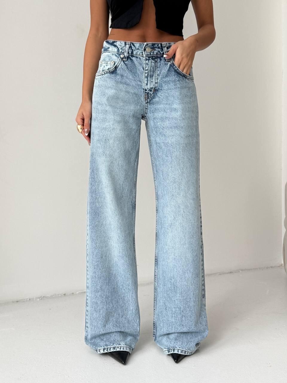 женские джинсы,модные джинсы,джинсы,джинсы голубой,джинсы широкие