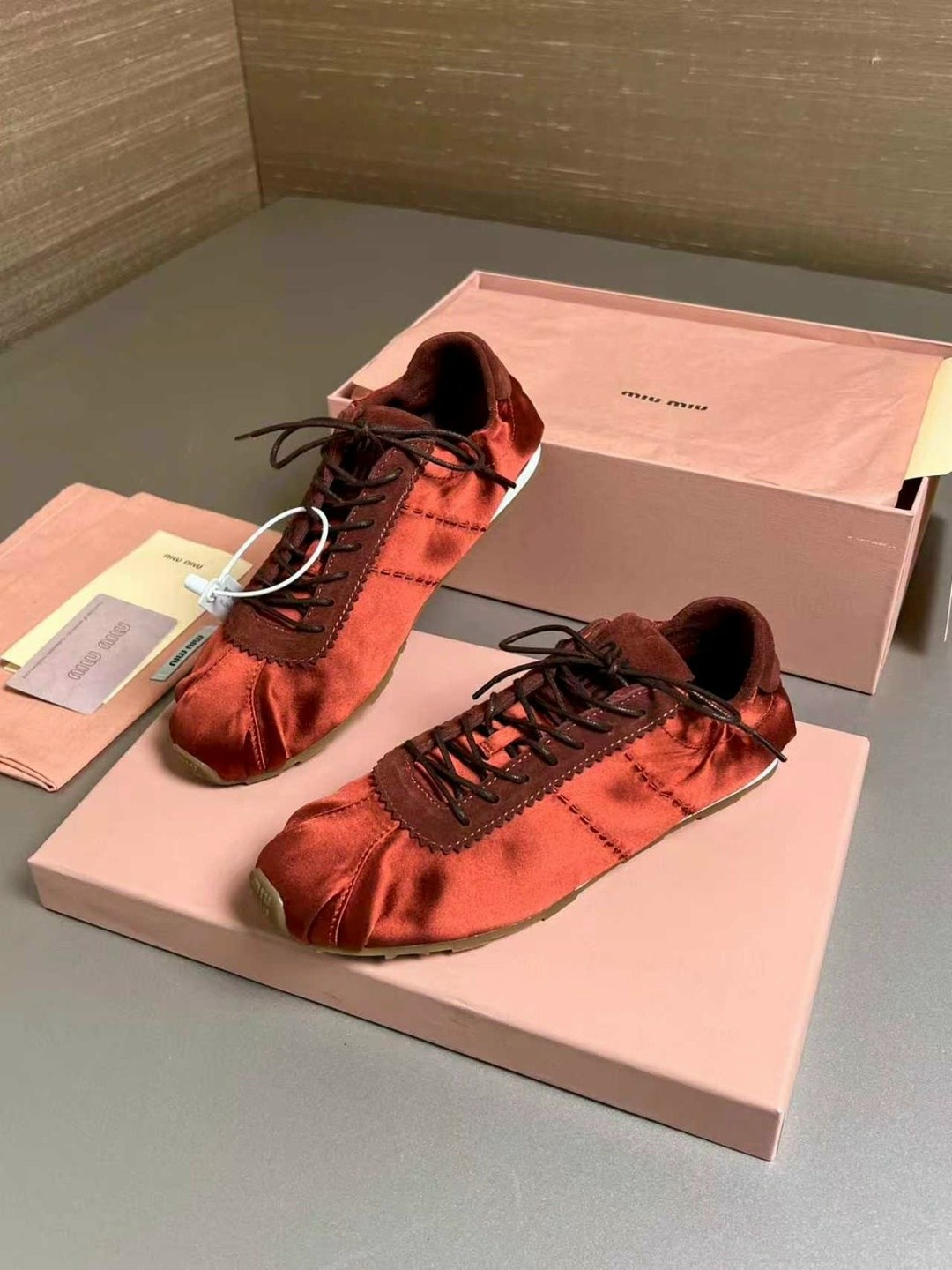 женские кроссовки miu miu,,кроссовки miu miu,кроссовки prada,кроссовки женскиe