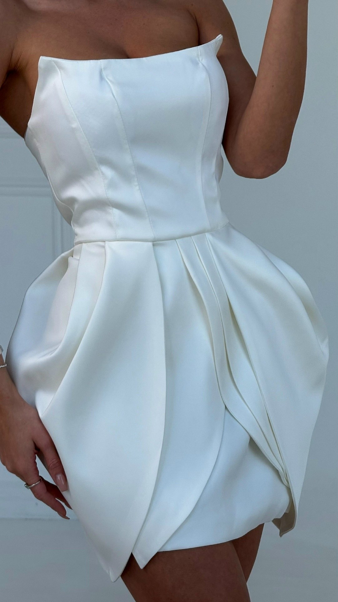 короткое вечернее платье,платье с юбкой-баллон в черном цвете,платье,платья мини,короткое платье