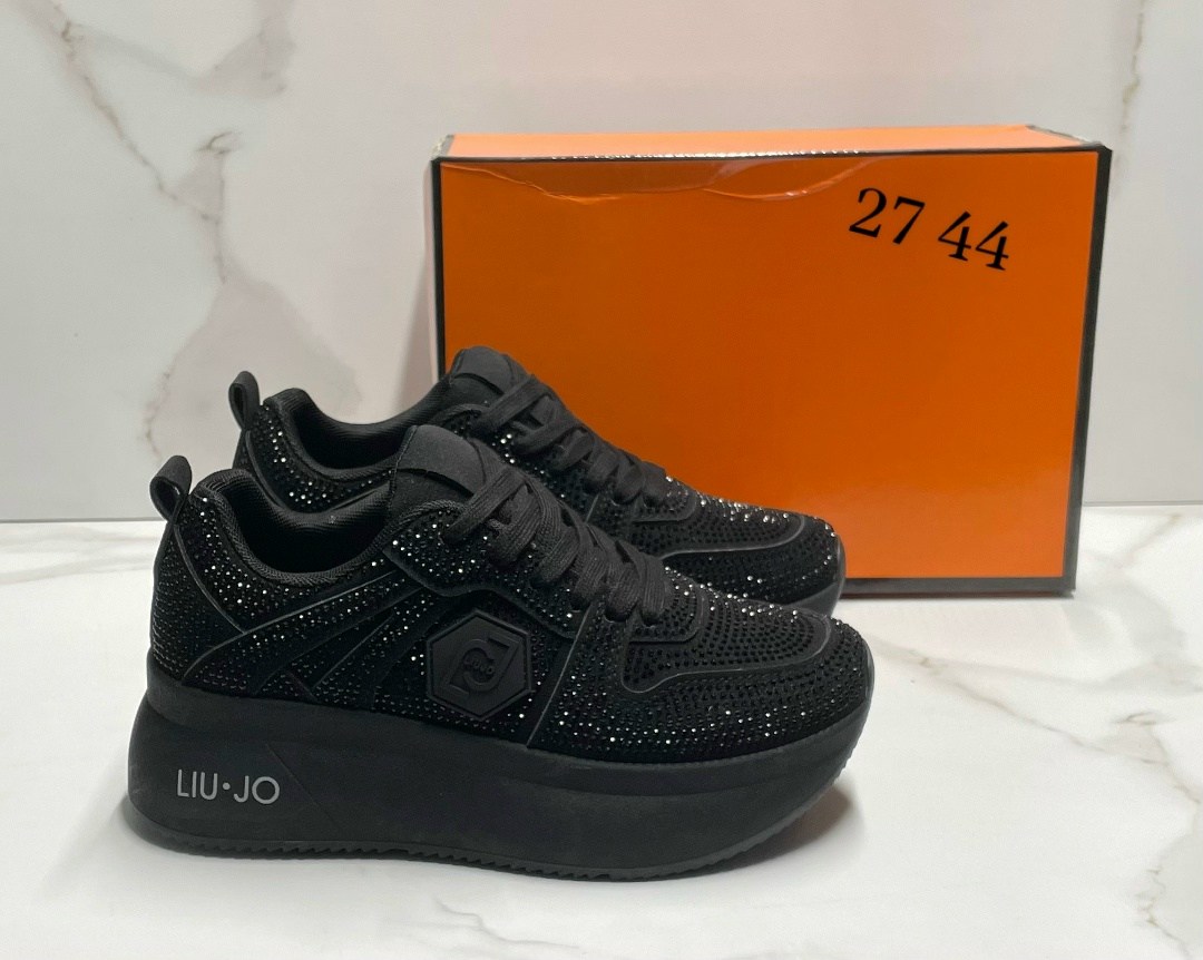 кроссовки женскиe,,женская ,кроссовки черные,модные кроссовки