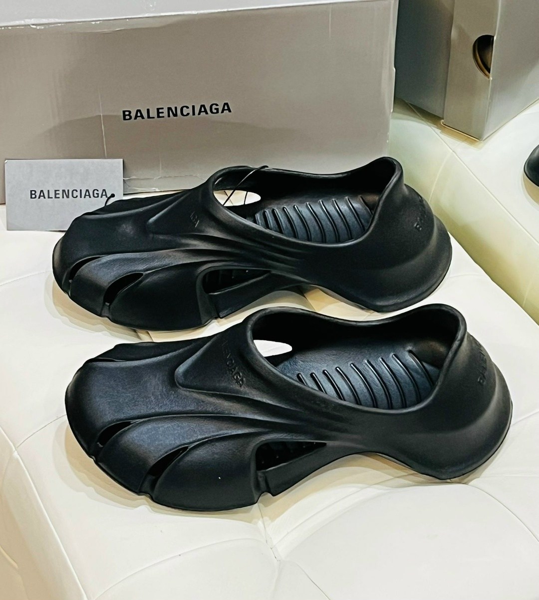 шлепанцы баленсиага,,тапочки баленсиага резиновые,сандалии balenciaga,шлепанцы balenciaga