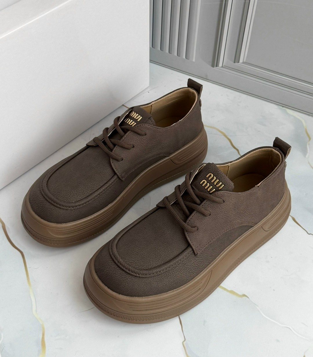 ,женская ,кроссовки замш,модная ,повседневная