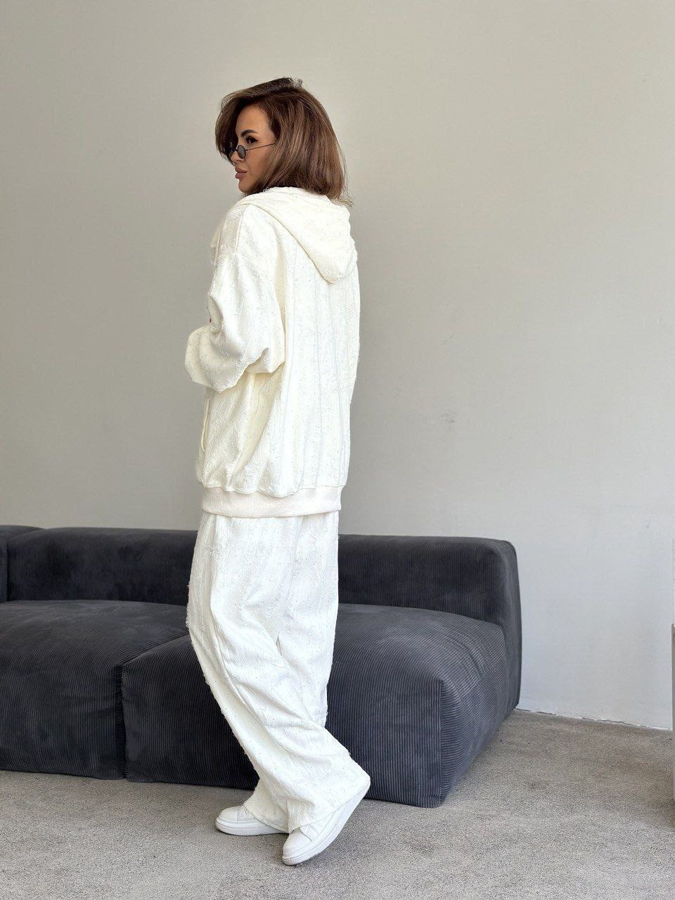 кофта кардиган,женская кофта,кардиган с капюшоном,белые костюмы,женский костюм
