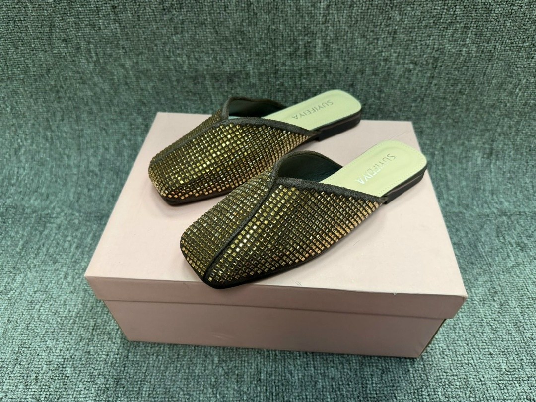 шлепанцы женские,шлепанцы модные,тапочки модные,,шлепки женские