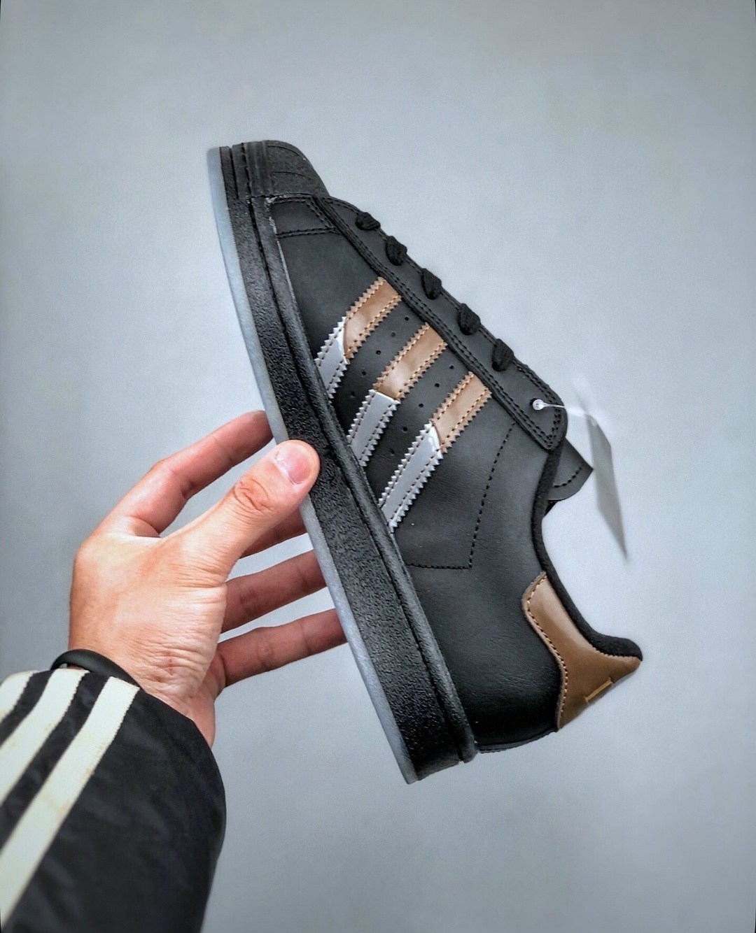 adidas superstar black gold,адидас супер стар,кроcсовки adidas superstar,adidas superstar black,adidas originals superstar