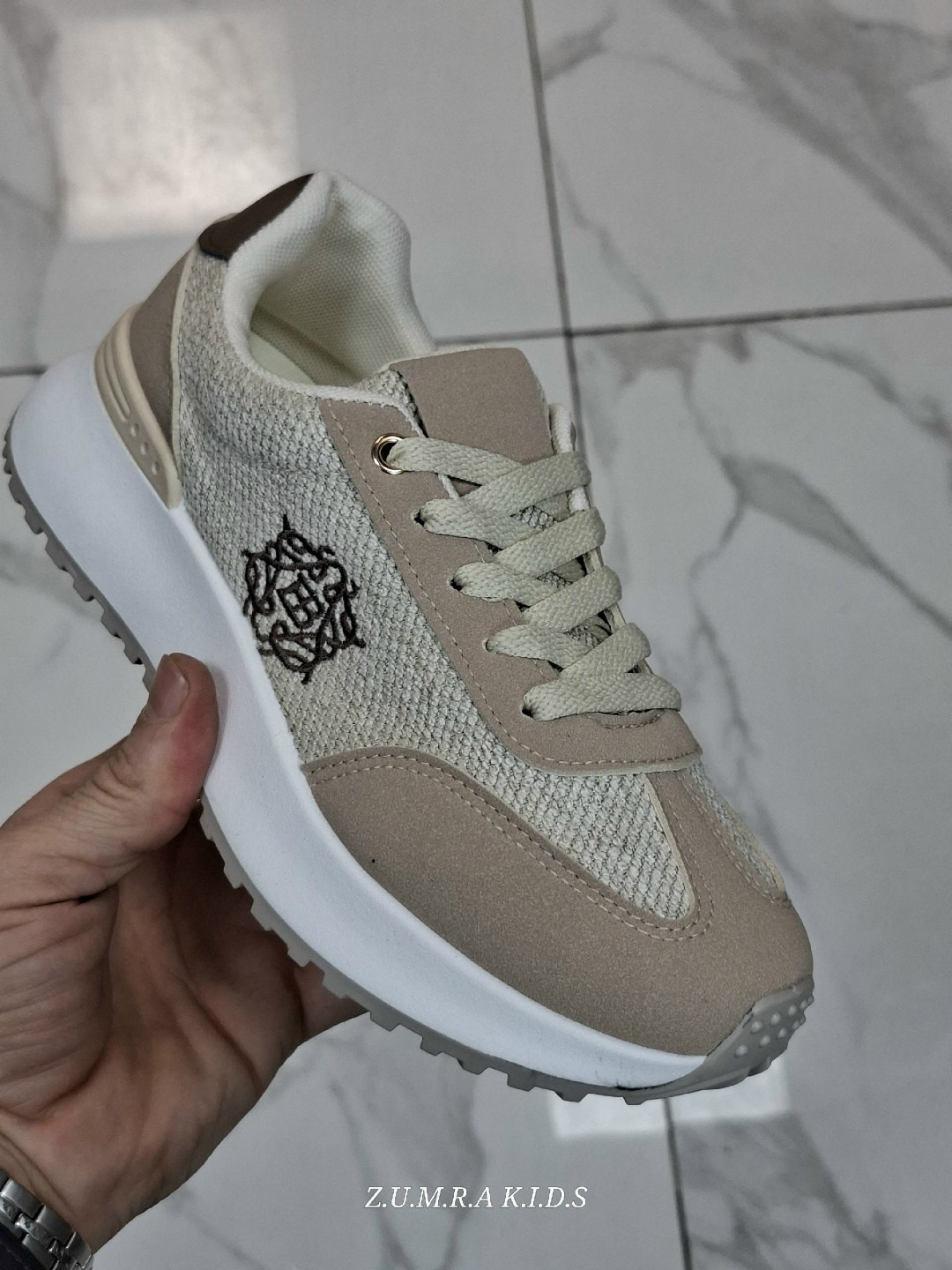 ,женские кроссовки,кроссовки для женщин,женская ,кроссовки женские модные