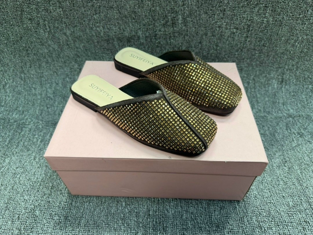 шлепанцы женские,шлепанцы модные,тапочки модные,,шлепки женские