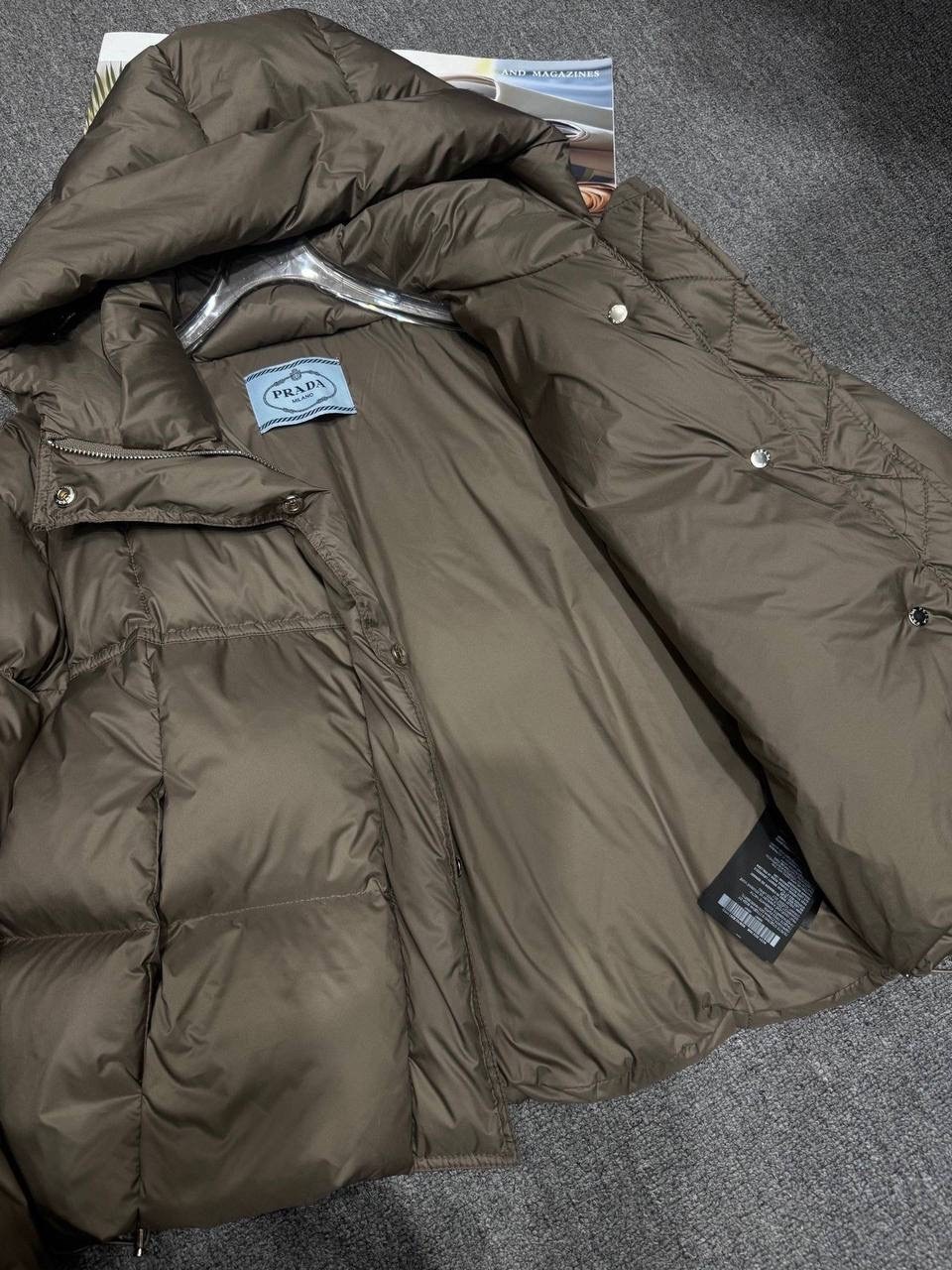 пуховик prada,женский пуховик prada,куртка prada пуховик,prada тёплый пуховик,пуховик женский