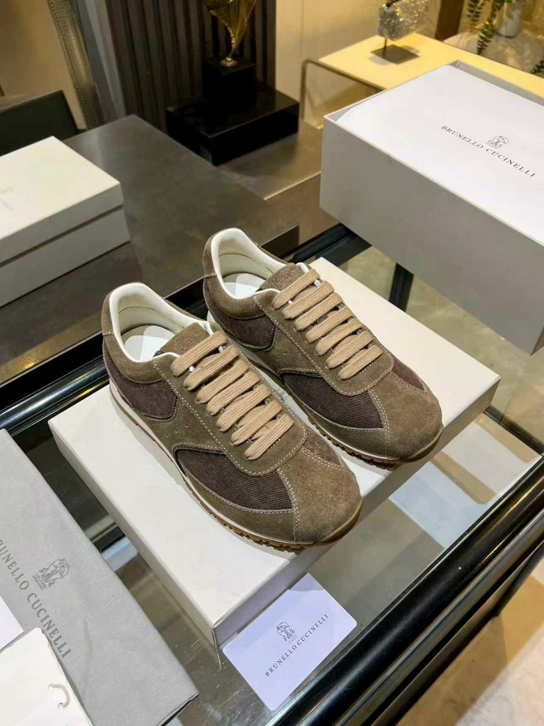 ,кроссовки замшевые,brunello cucinelli кроссовки,кроссовки женскиe,женские замшевые кроссовки