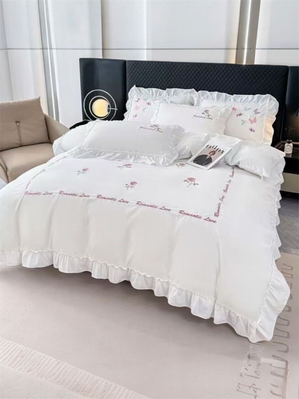 постельное белье с рюшами и вышивкой евро angelo custode,комплект постельного белья с вышивкой,комплект постельного белья с одеялом евро люкс сатин asabeua с клубничками и вышивкой,постельное белье 10