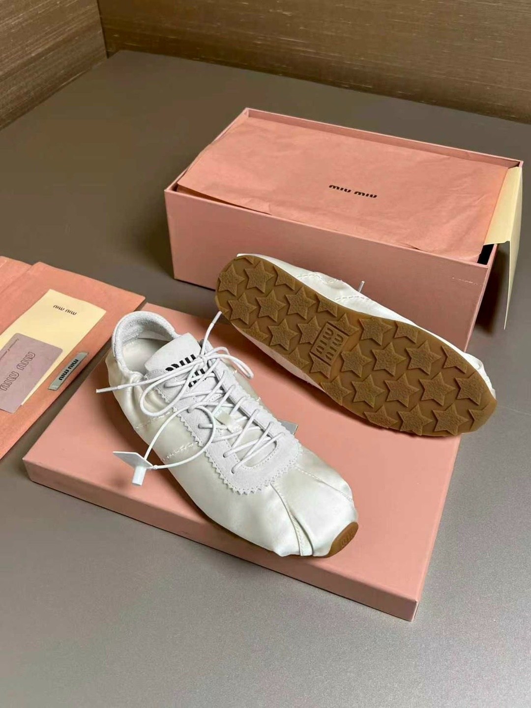 женские кроссовки miu miu,,кроссовки miu miu,кроссовки prada,кроссовки женскиe