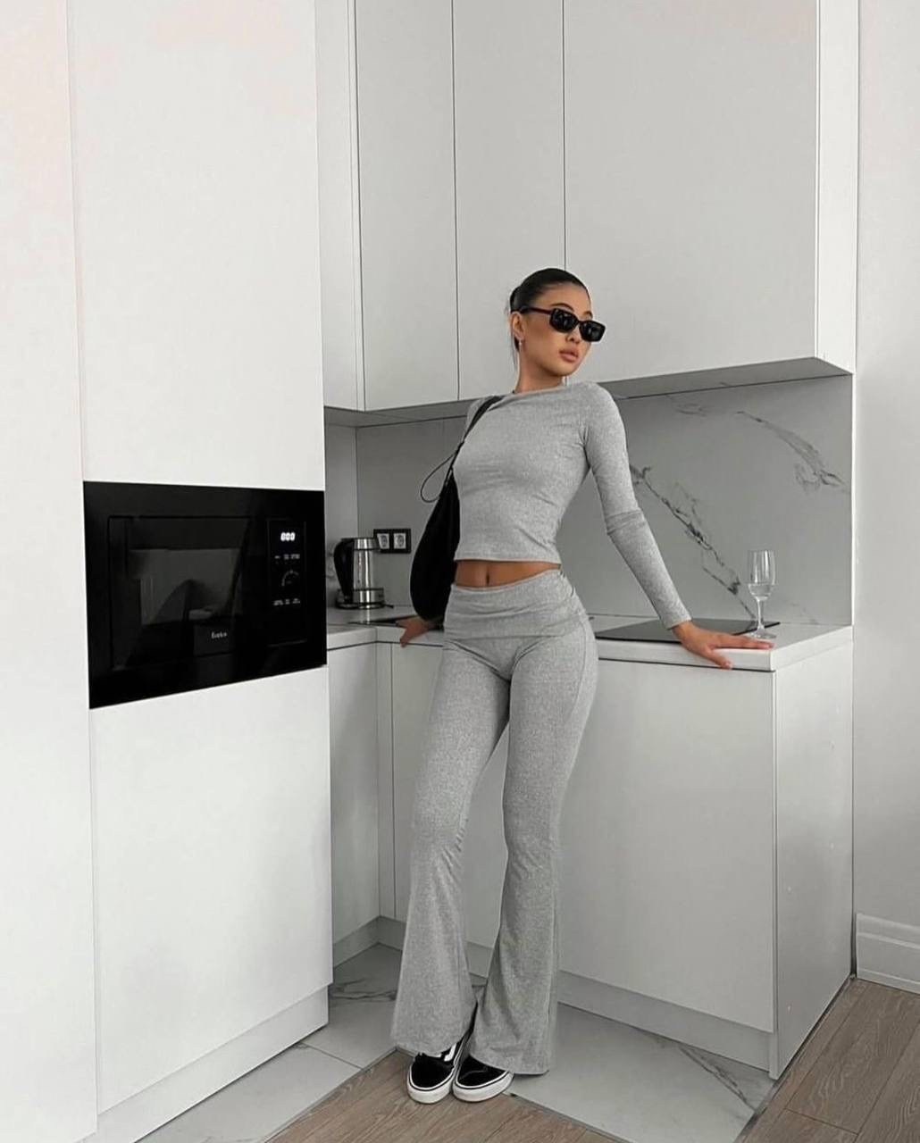 гламурный стиль одежды,гламурный стиль,розовый костюм,девушка,стиль и мода