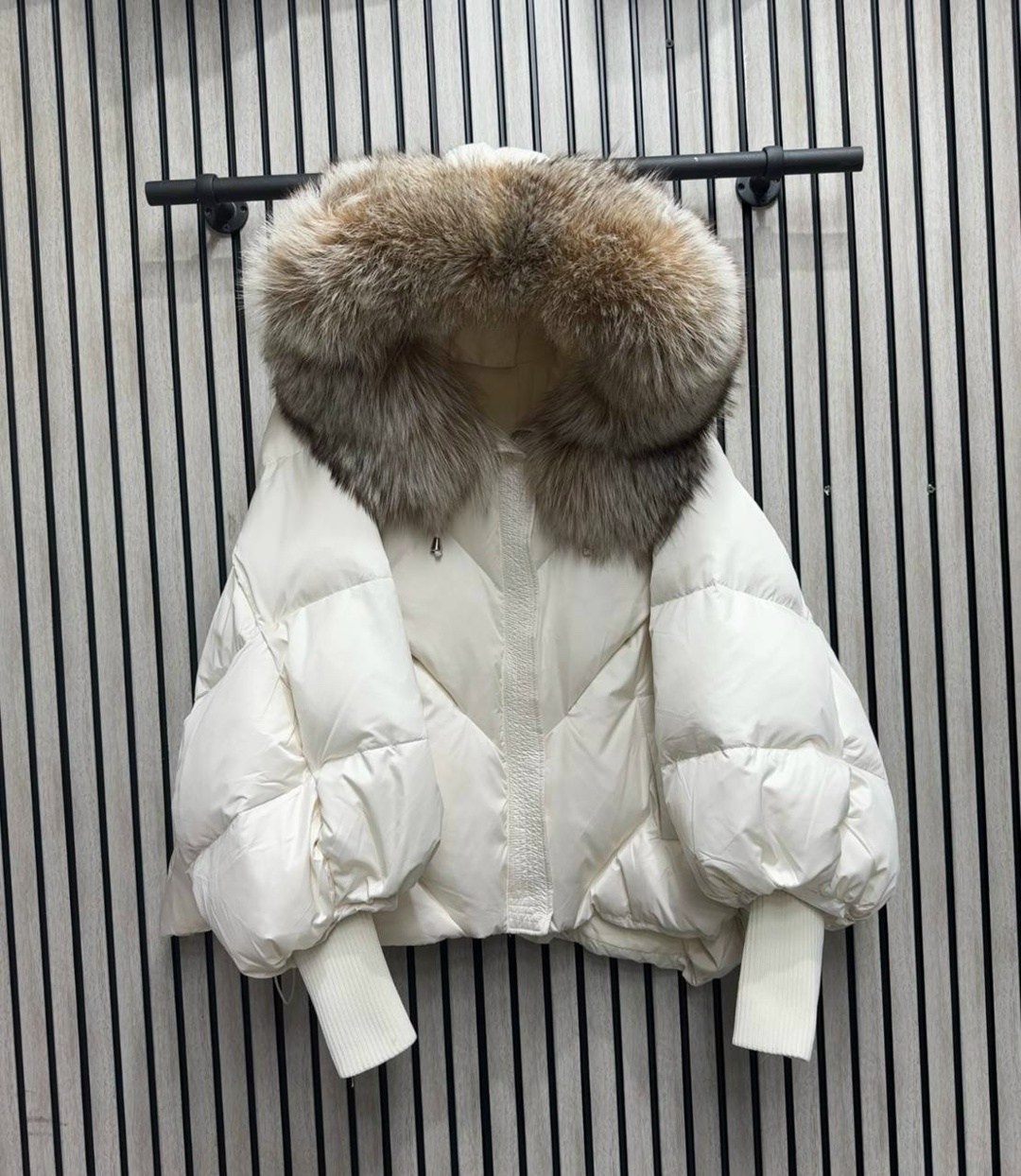 пуховик женский,куртка женская,женский пуховик с натуральным мехом,куртка с мехом,короткий пуховик женский