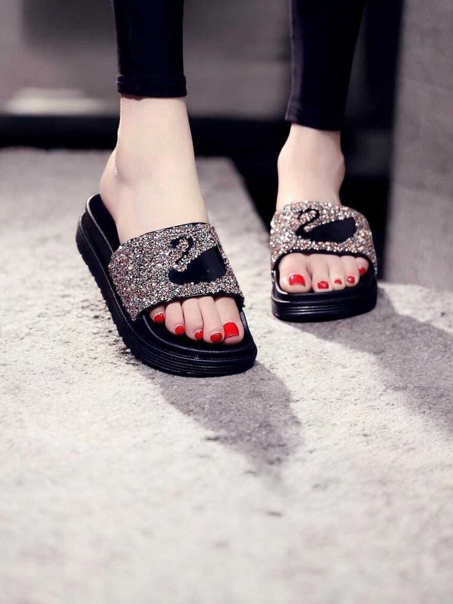 женские шлепанцы на платформе,шлепанцы женские,шлепанцы на платформе,шлепанцы с блестками,шлепанцы с камнями