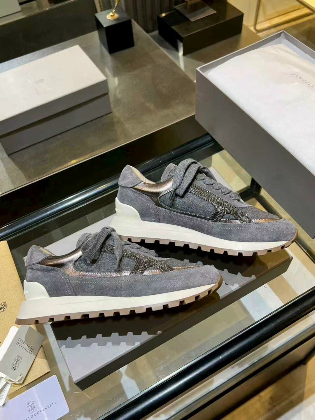 ,brunello cucinelli кроссовки женские,brunello cucinelli кроссовки,кроссовки женскиe,женские серые кроссовки из замши с мехом brunello cucinelli