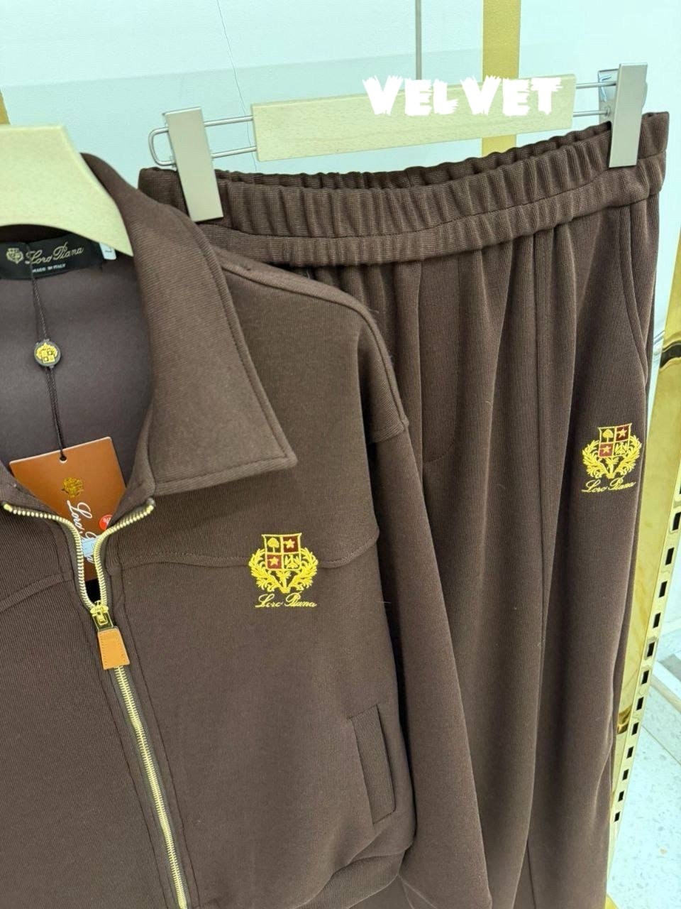 костюм спортивный,стильные костюмы,костюм белый,спортивный костюм billionaire,спортивный костюм miu miu