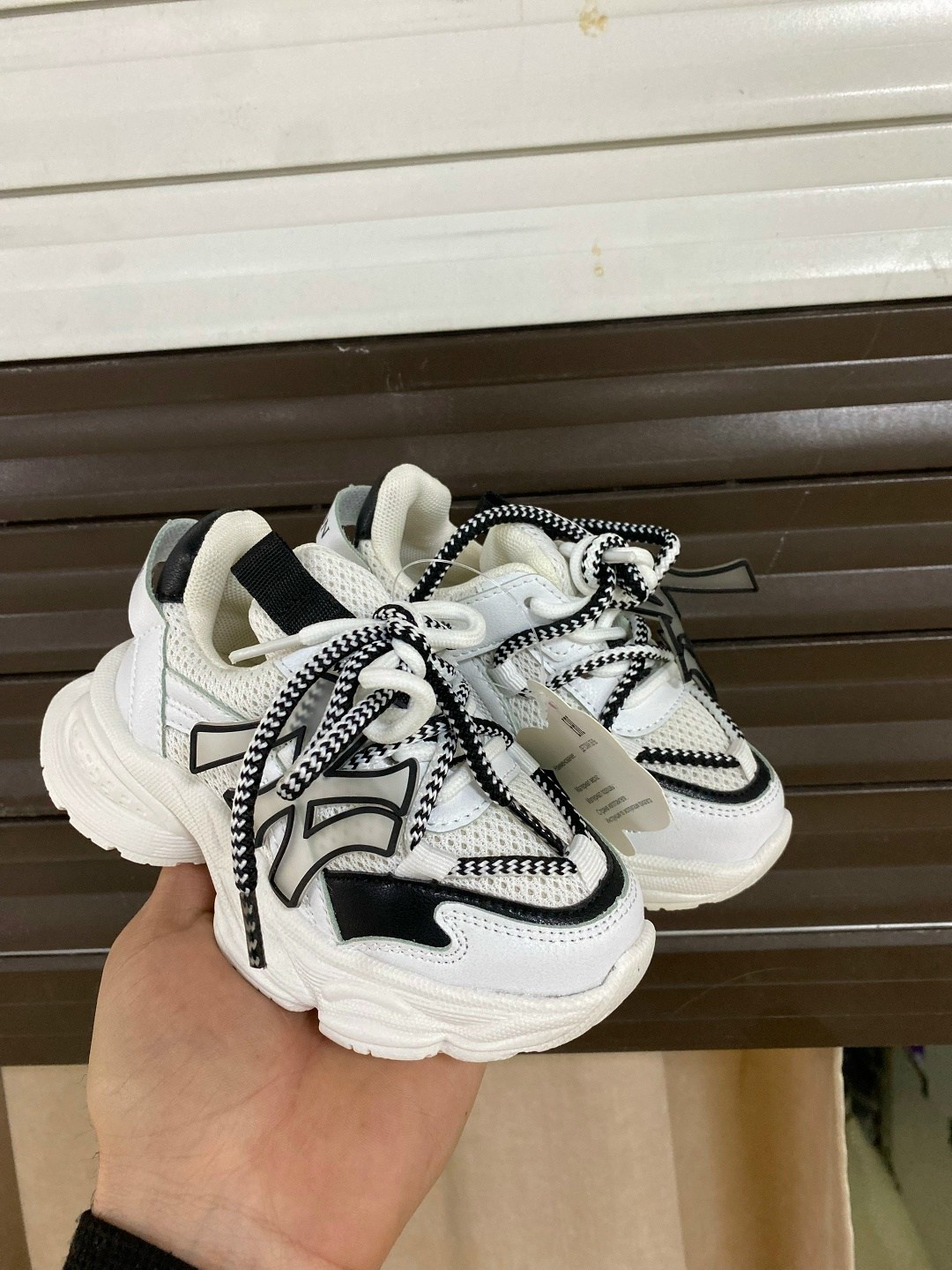 детские кроссовки,кроссовки,модные кроссовки,спортивная ,