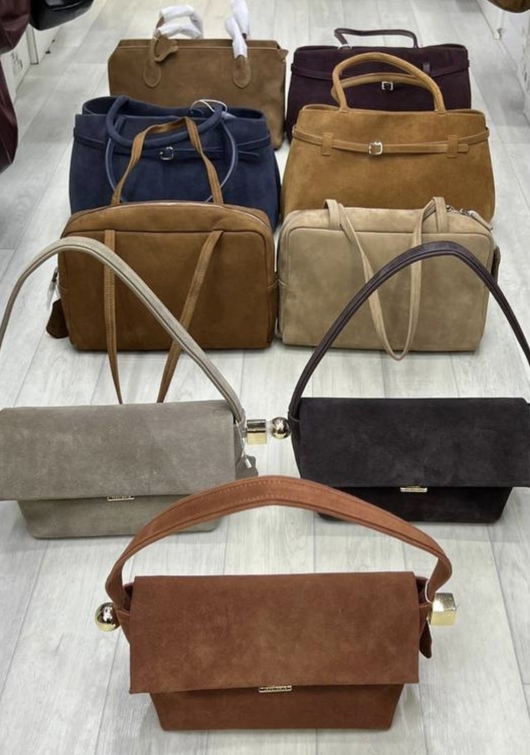 замшевая сумка chanel 25 medium бежевая,бежевая замшевая сумка среднего размера,сумка замшевая,женская замшевая сумка chanel 25 small,серая замшевая сумка chanel 25 small