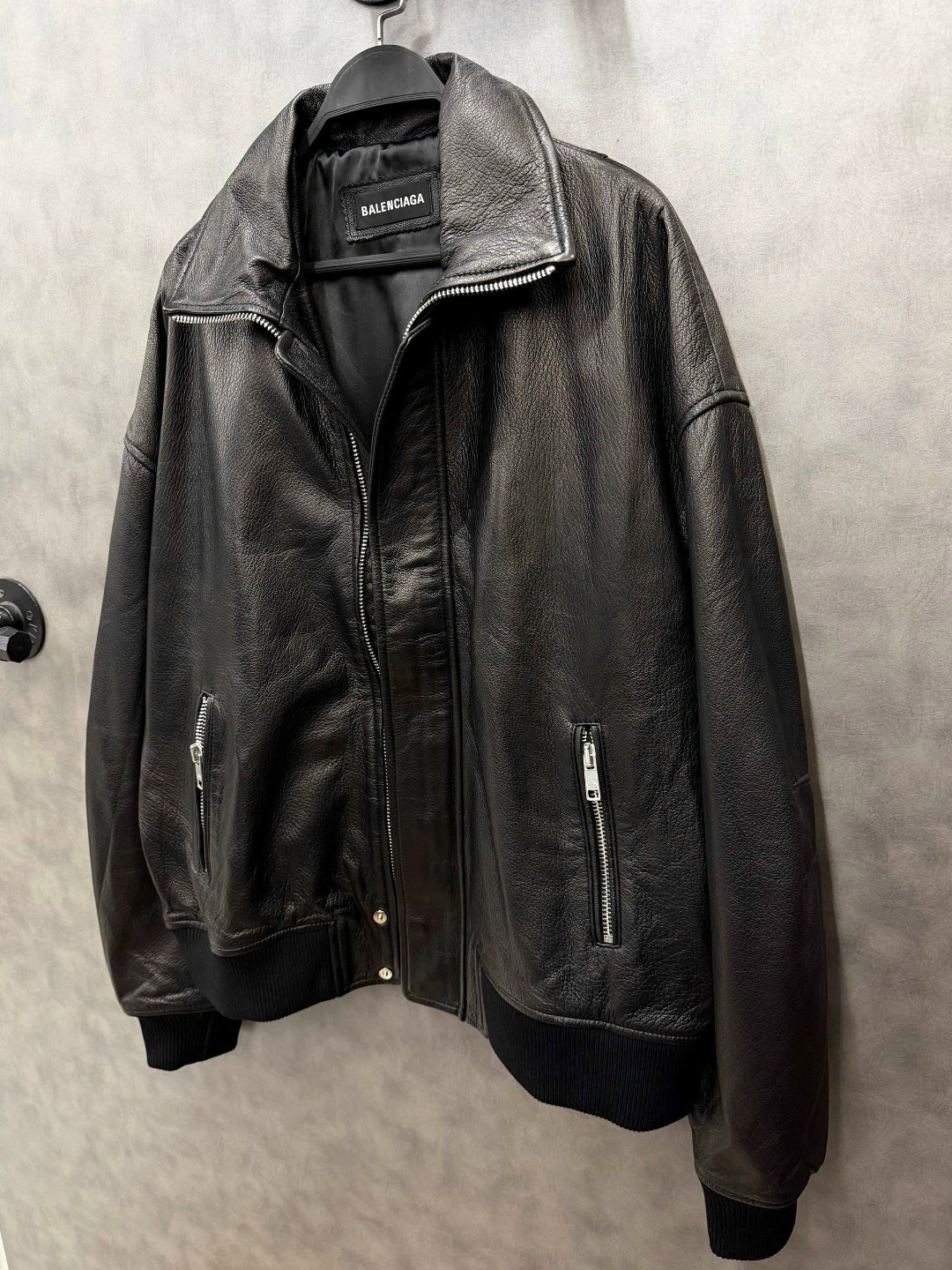 кожаная куртка,куртка кожаная мужская,кожаная куртка tom ford,баленсиага кожаная куртка,кожаная куртка balenciaga