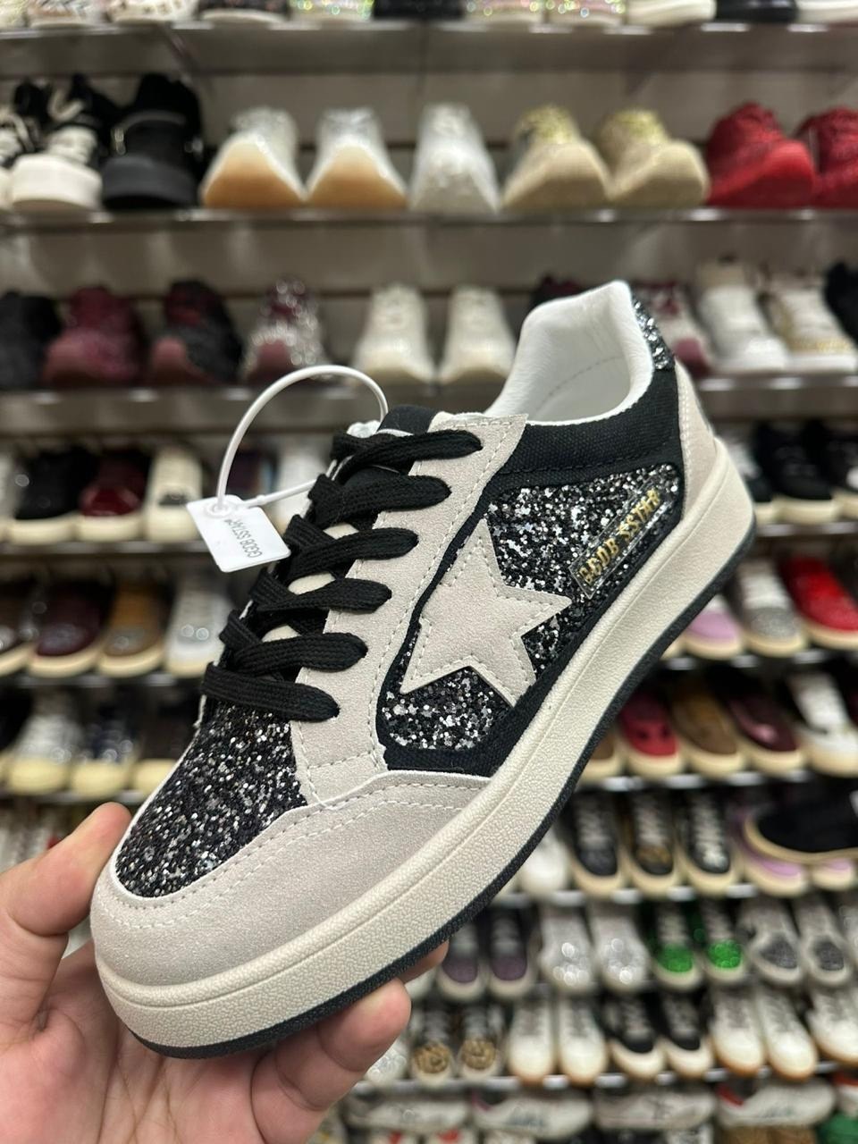 кроссовки golden goose с пайетками на платформе,кеды golden goose женские,,golden goose кеды блестящие черные,кеды golden goose