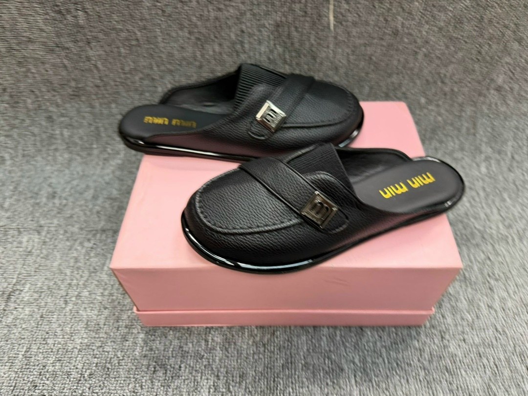 ,женские шлепанцы,шлепки фенди,модные тапочки,тапочки фенди