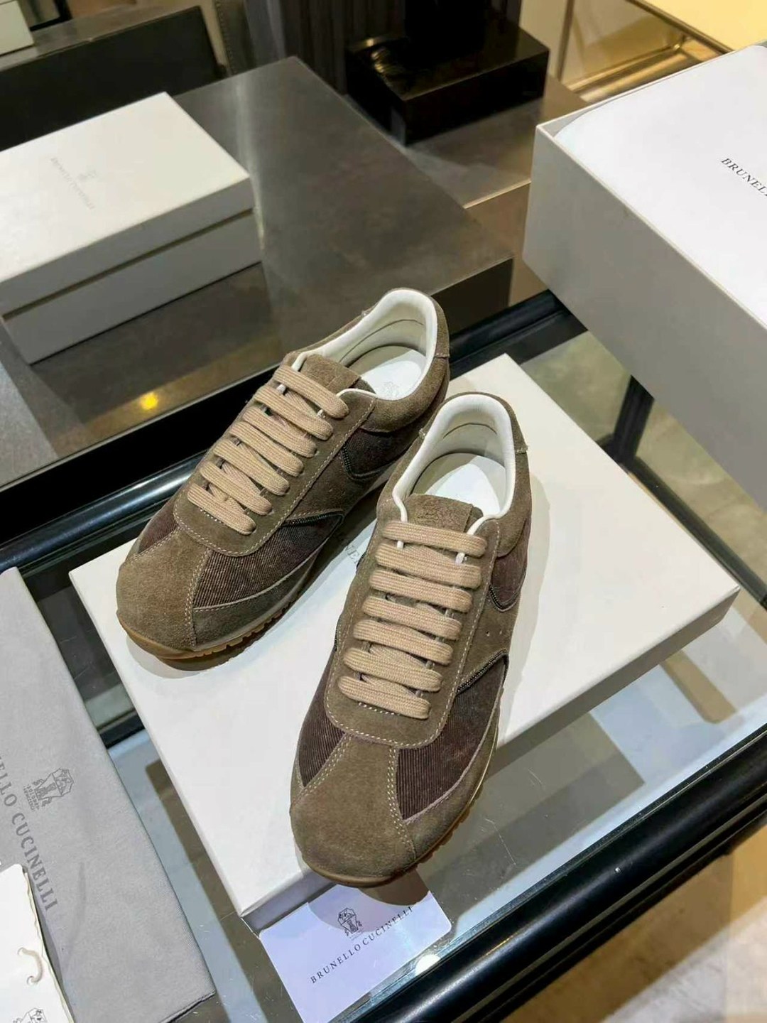 ,кроссовки замшевые,brunello cucinelli кроссовки,кроссовки женскиe,женские замшевые кроссовки