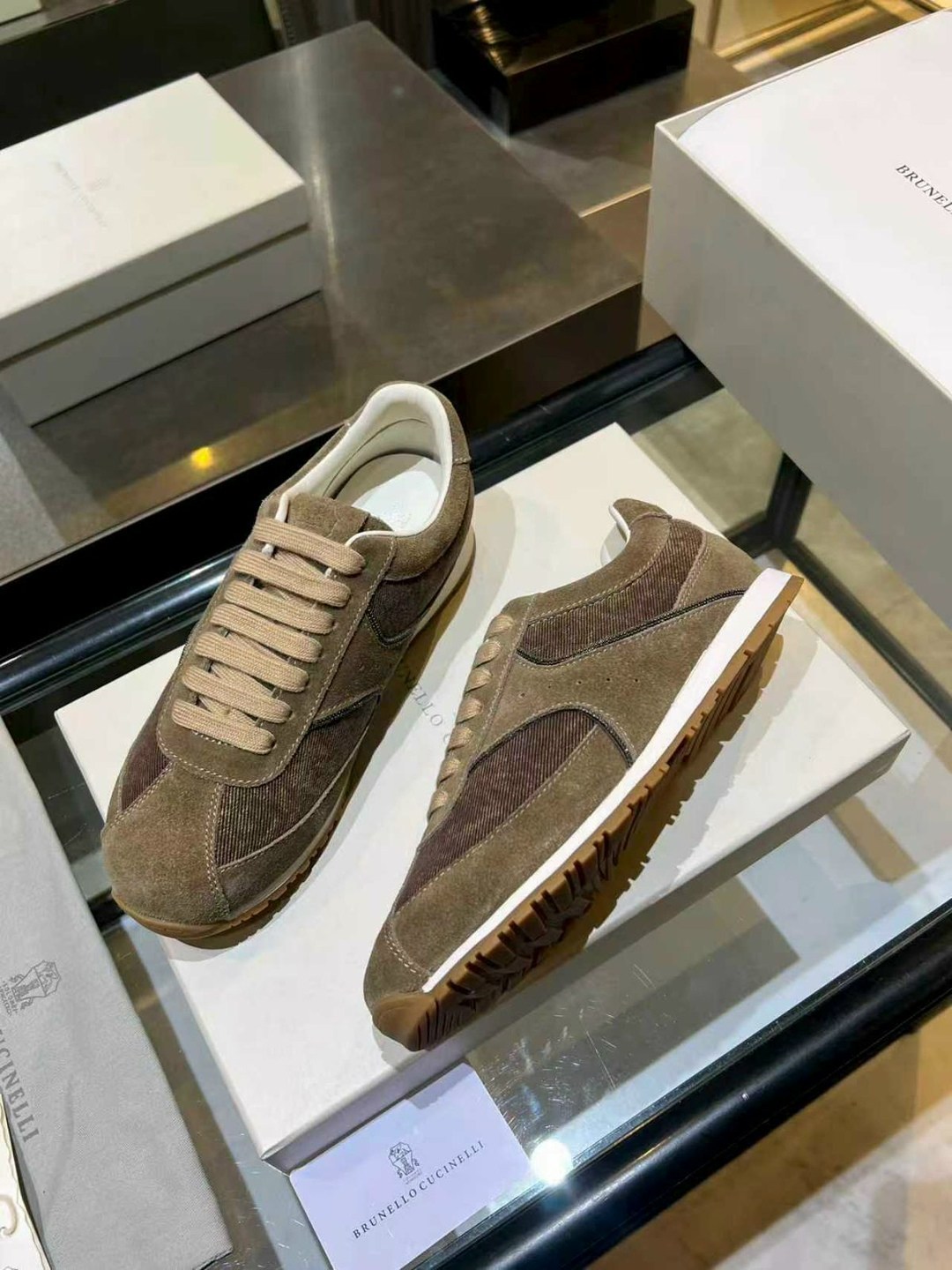 ,кроссовки замшевые,brunello cucinelli кроссовки,кроссовки женскиe,женские замшевые кроссовки
