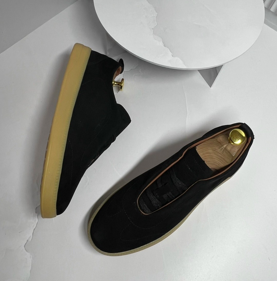 замшевые кроссовки,женские кроссовки из замши loro piana черные,замшевые кеды мужские brunello cucinelli,мужские замшевые кроссовки,