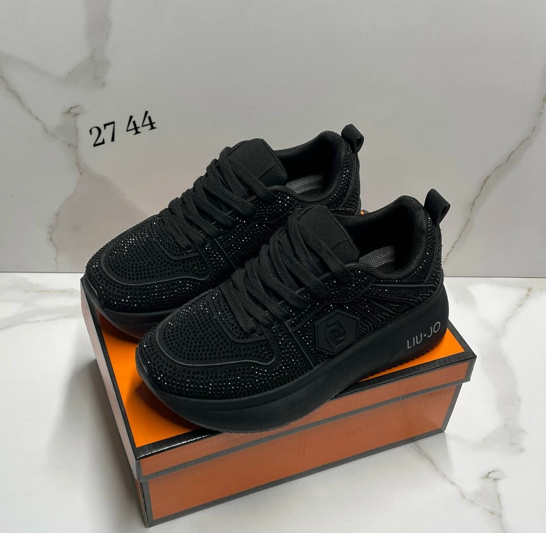 кроссовки женскиe,,женская ,кроссовки черные,модные кроссовки