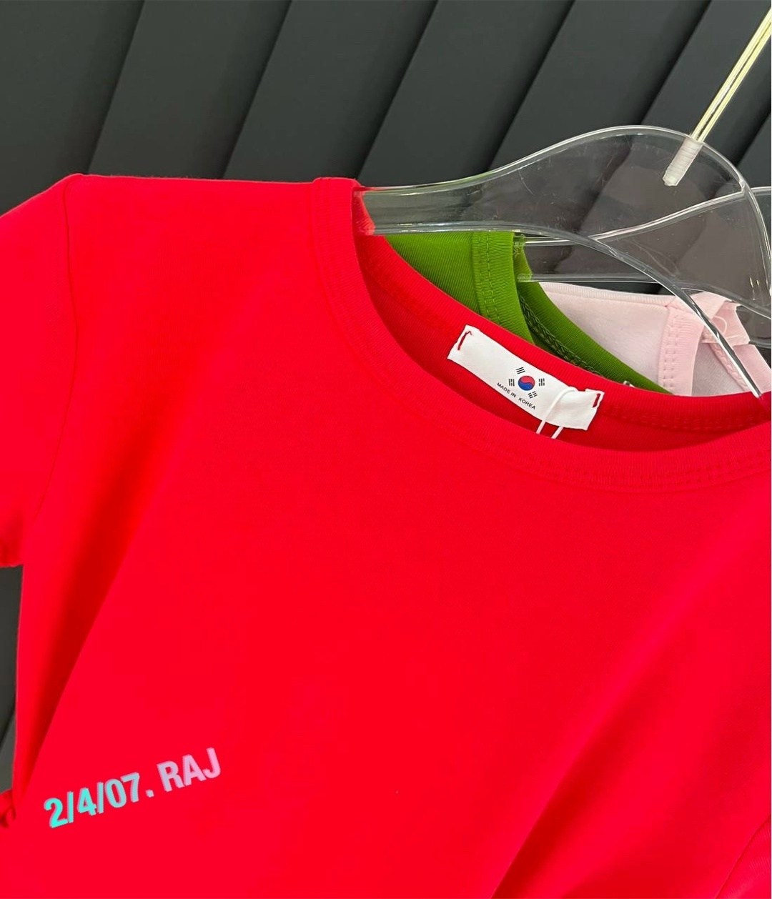 футболки женская,кофта женская,красные футболки,летние футболки,кофта теплая