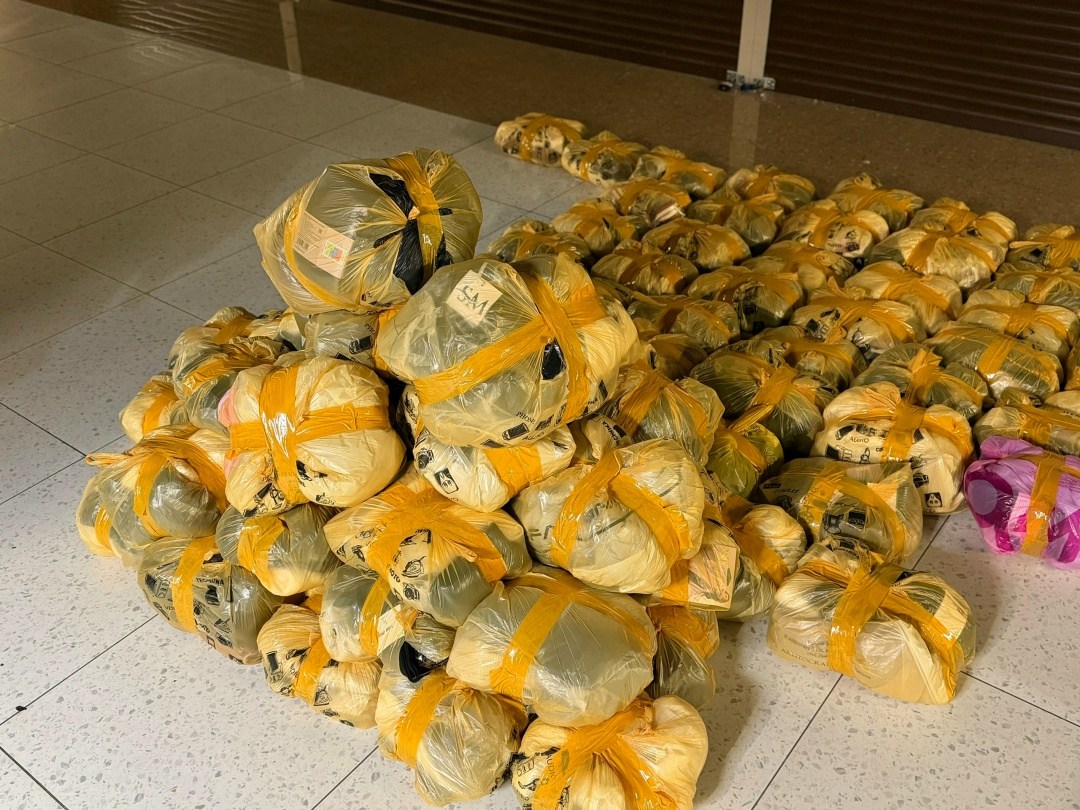 в пакете,контрабанда,рынок ,большие пакеты