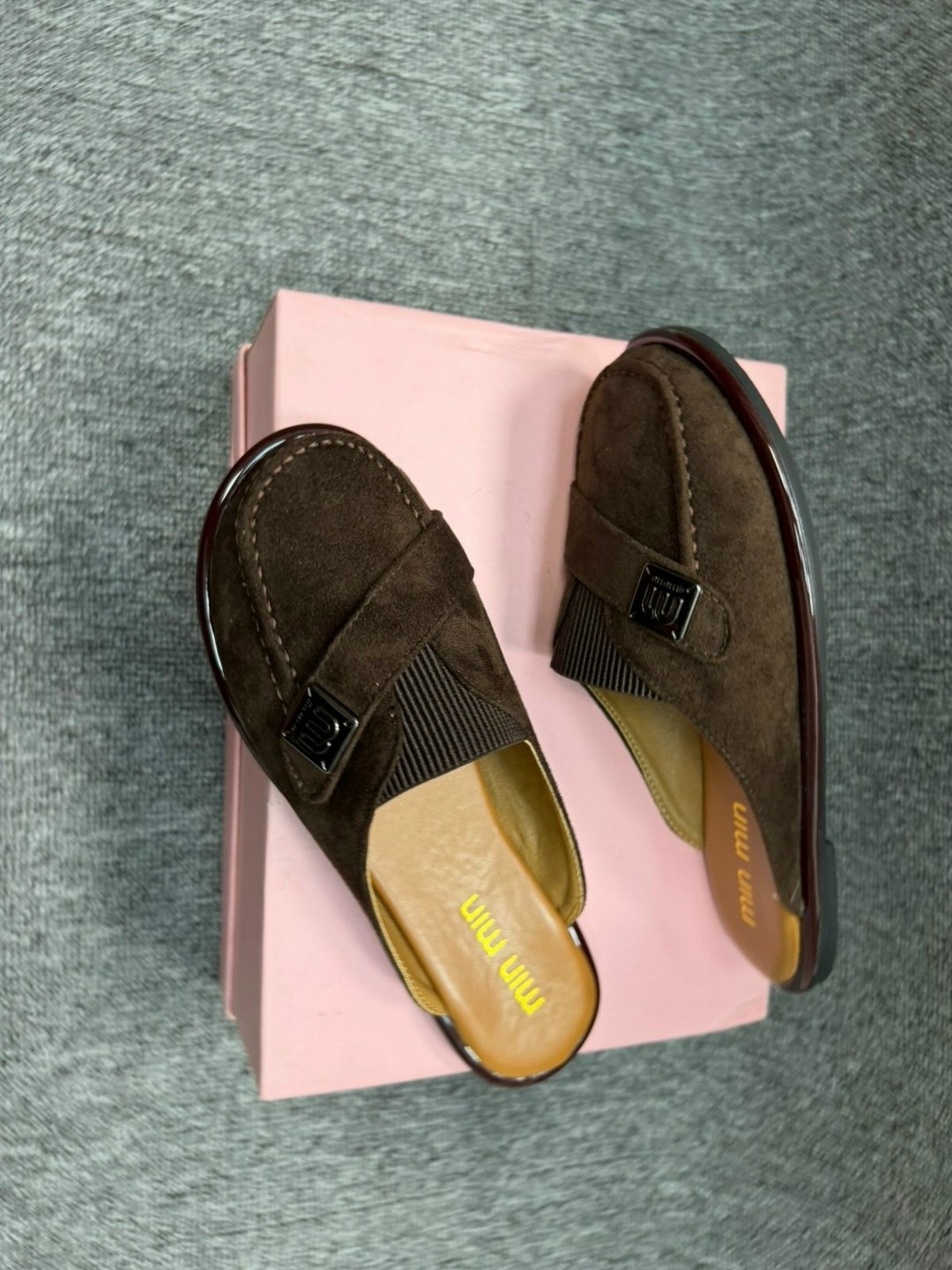 ,женские шлепанцы,шлепки фенди,модные тапочки,тапочки фенди