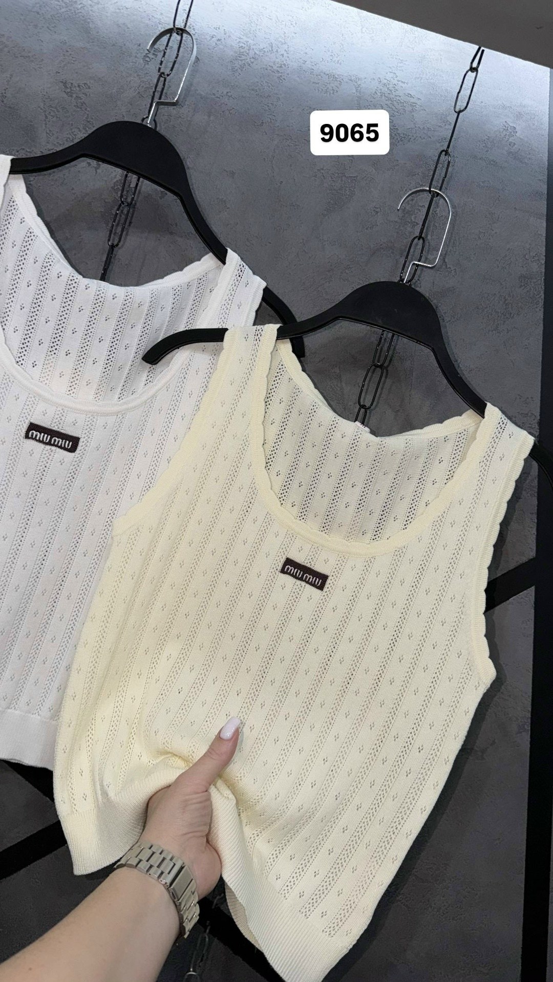 женский вязаный жилет,жилет вязаный,вязаные топы,брендовые вещи,стильная майка