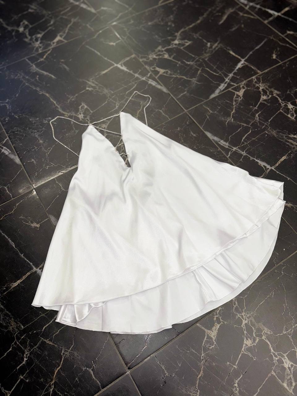 платье,женское платье,платье с v образным вырезом,тонкое платье,платье на бретельках