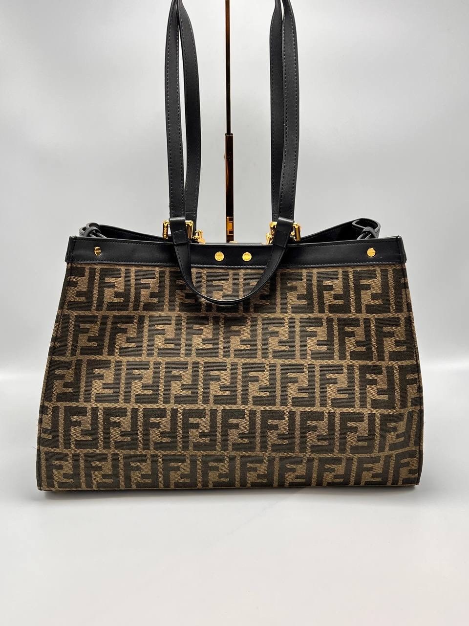 fendi сумка,женская сумка fendi,сумка тоут fendi,fendi сумка шоппер,fendi сумка на плечо кросс-боди