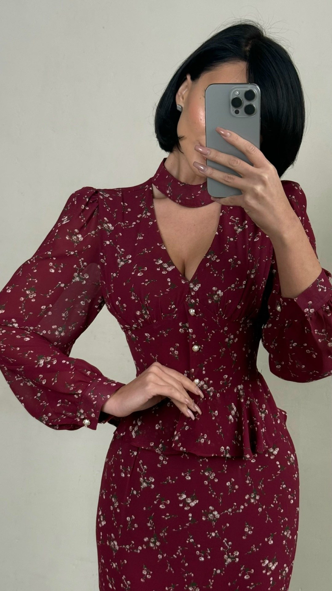 вечернее платье,платье стильное,платье с блестками,платье-миди с длинным рукавом из бархата с пайетками,платье