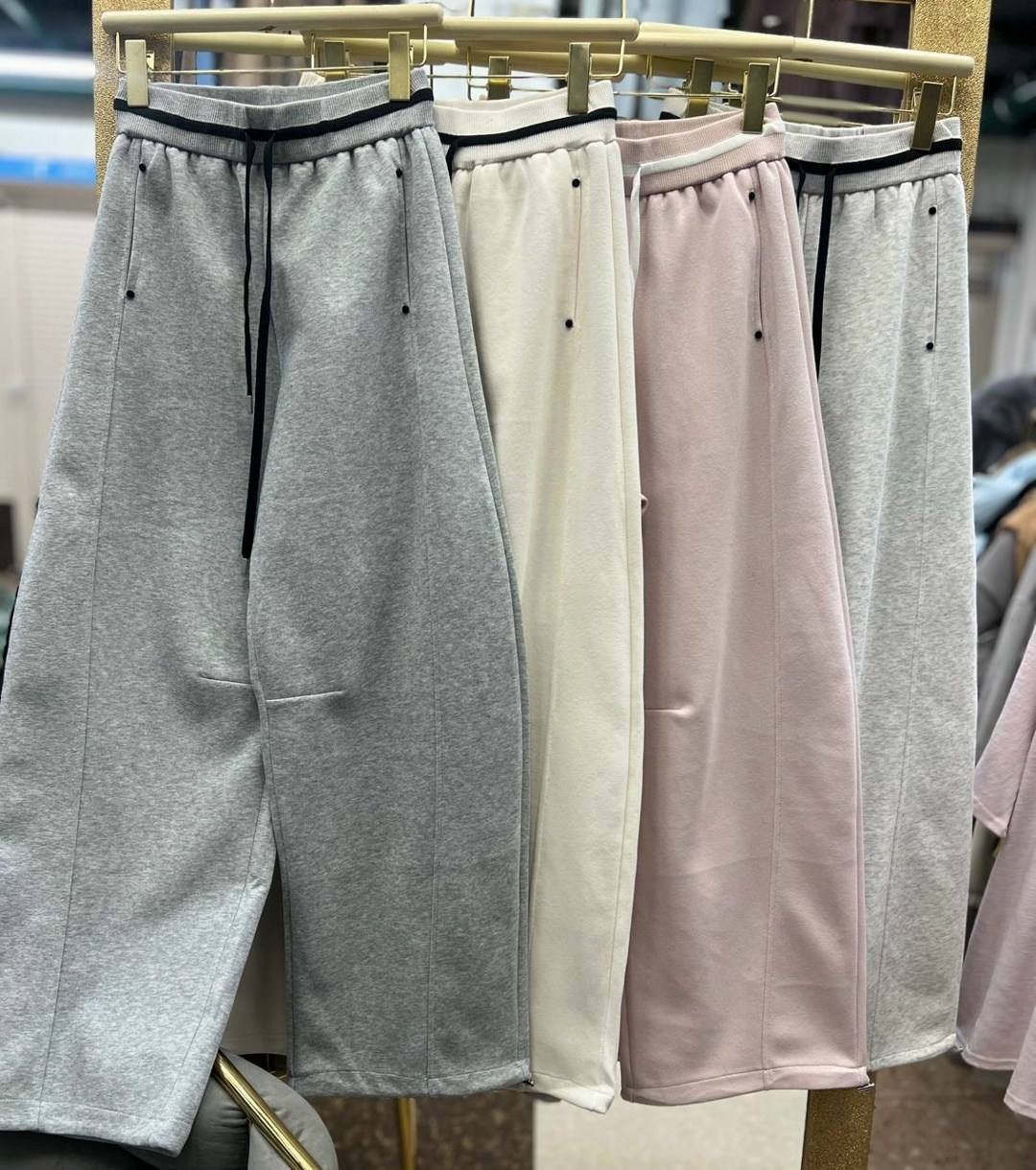 спортивные брюки,брюки штаны,брюки модные,спортивные штаны,брюки стильные