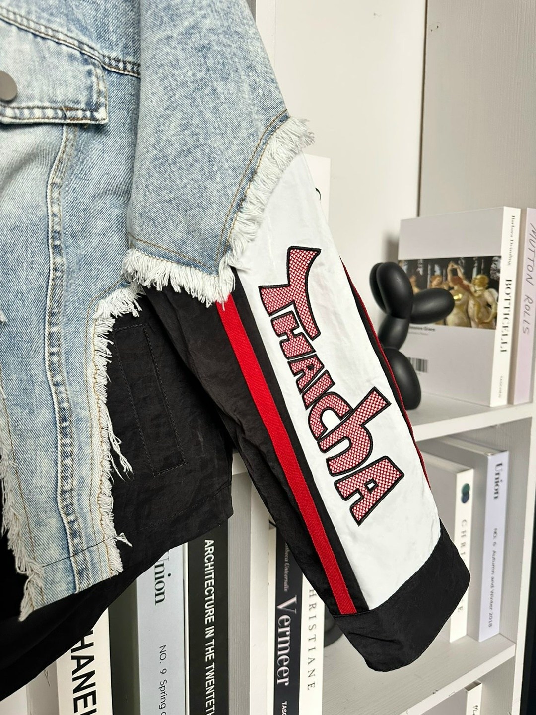 джинсовая куртка женская,джинсовая куртка,женская джинсовая куртка антига,стильная джинсовая куртка,джинсовка женская яркая