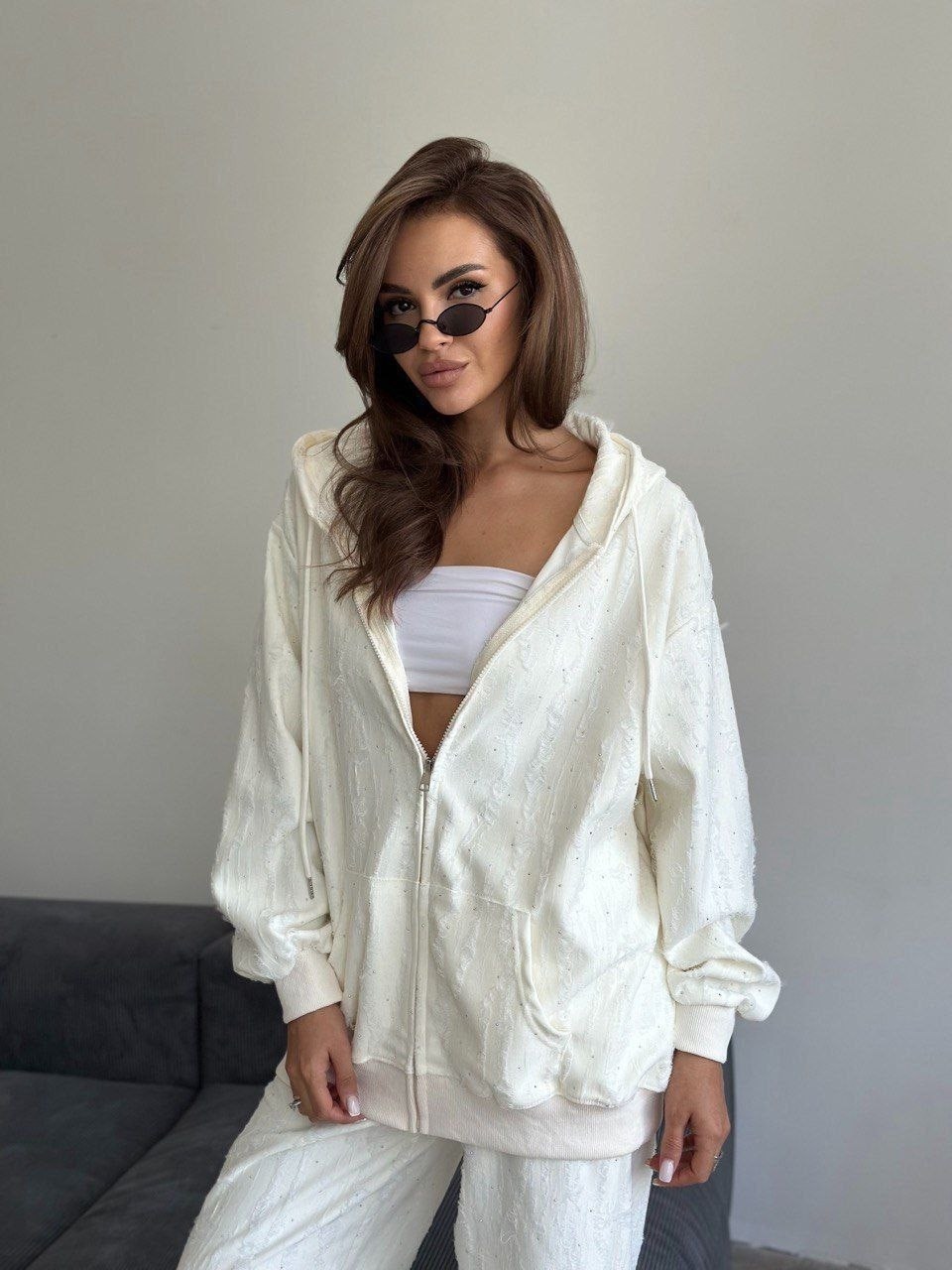 кофта кардиган,женская кофта,кардиган с капюшоном,белые костюмы,женский костюм