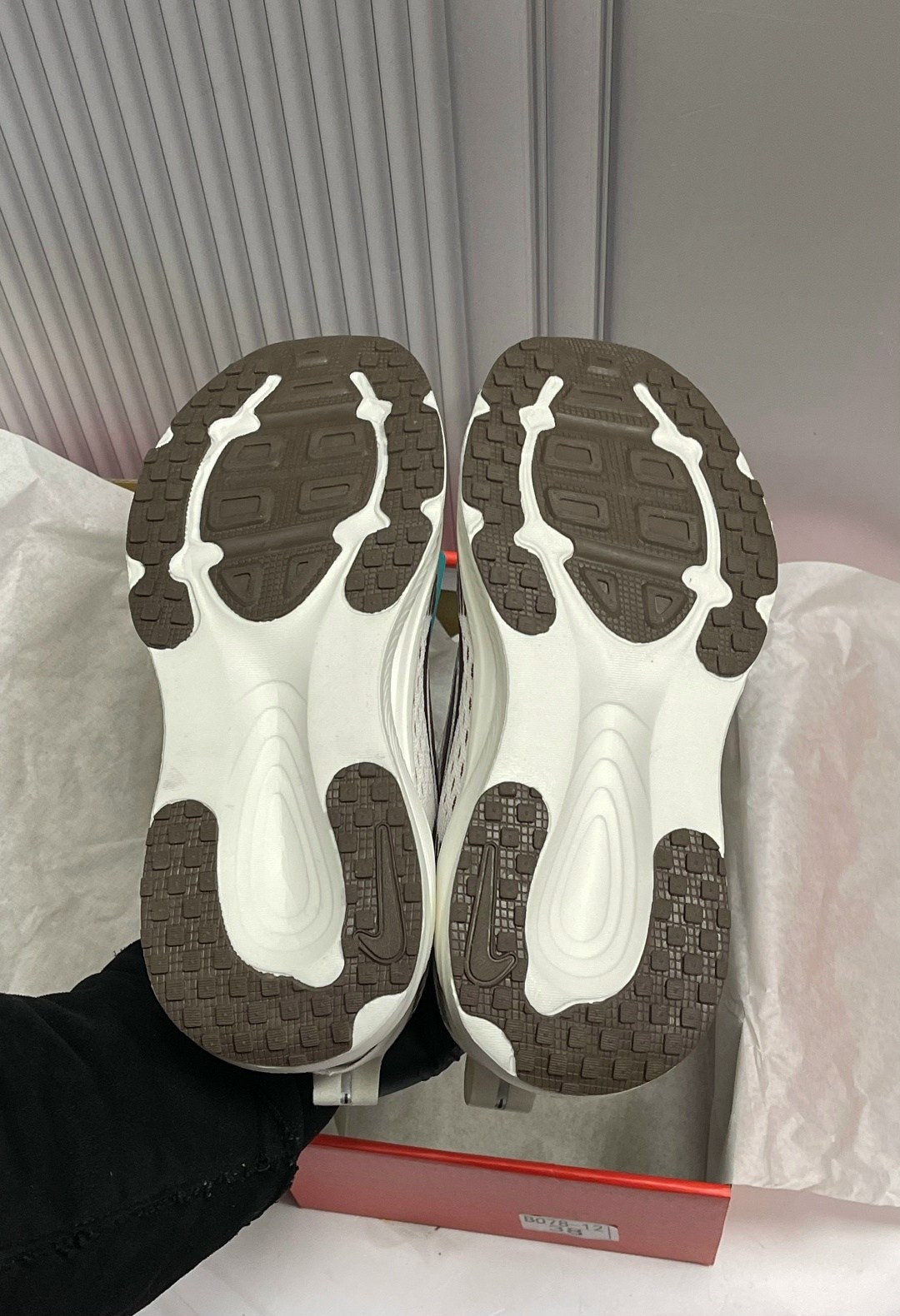 кроссовки,кроссовки nike,кроссовки мужские женские,спортивная ,кроссовки женскиe