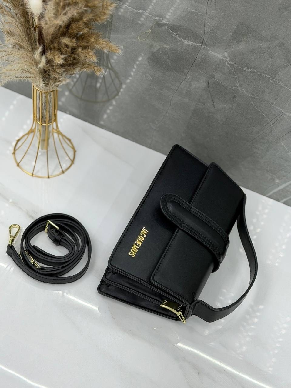 сумка jacquemus,женская сумка jacquemus,сумка jacquemus le bambino,женская сумка jacquemus la bambino из натуральной кожи,сумка