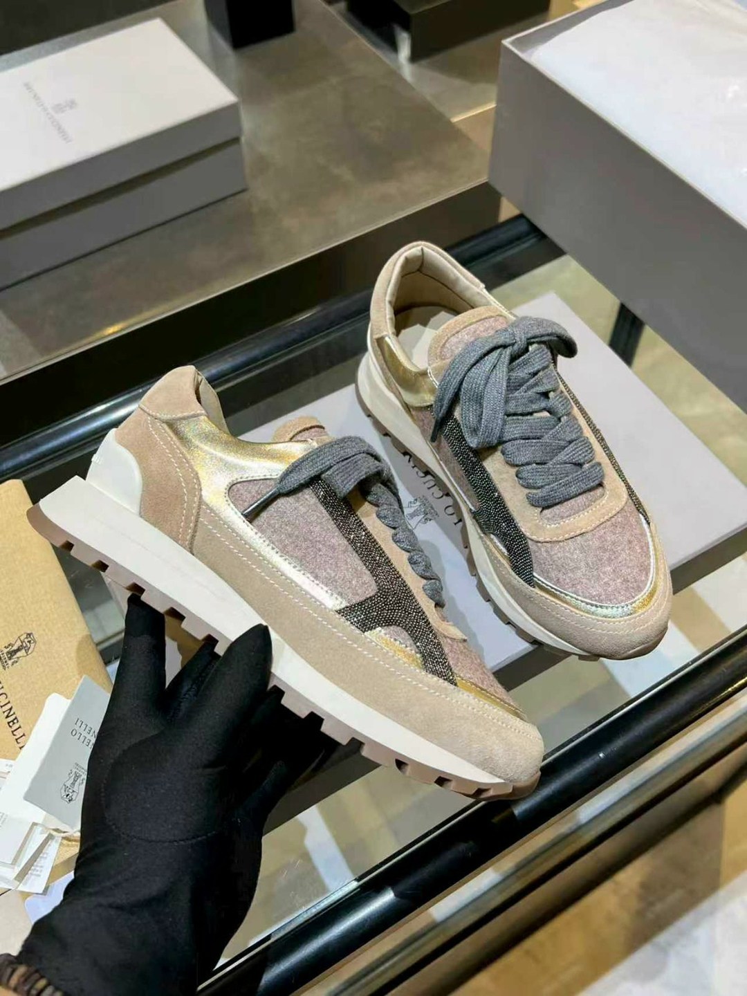 ,brunello cucinelli кроссовки,женские кроссовки,комбинированные кроссовки brunello cucinelli,кроссовки модные