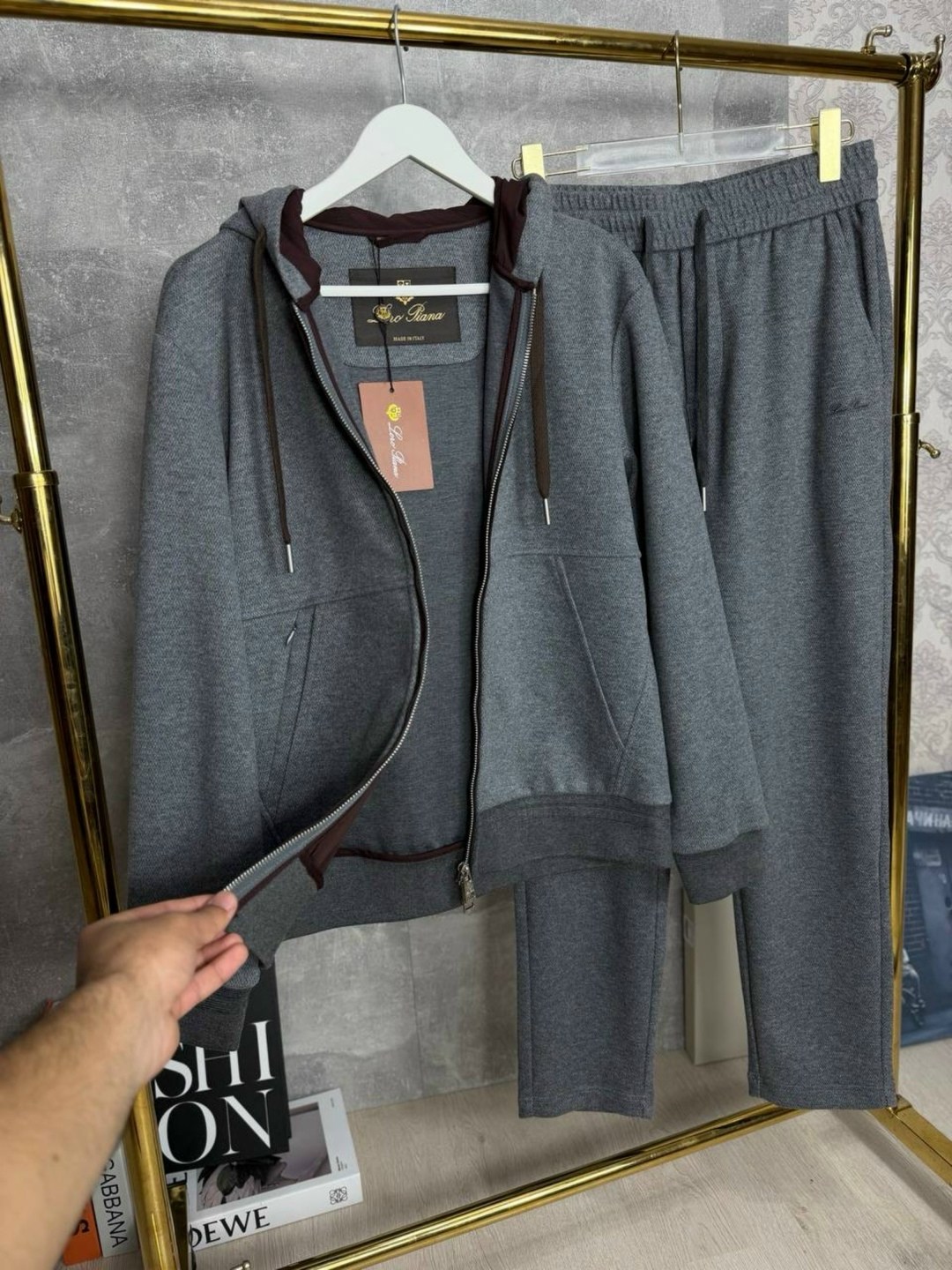 спортивные костюмы brunello cucinelli,спортивный костюм brunello,спортивный костюм,костюм brunello cucinelli серый,женские спортивные костюмы loro piana