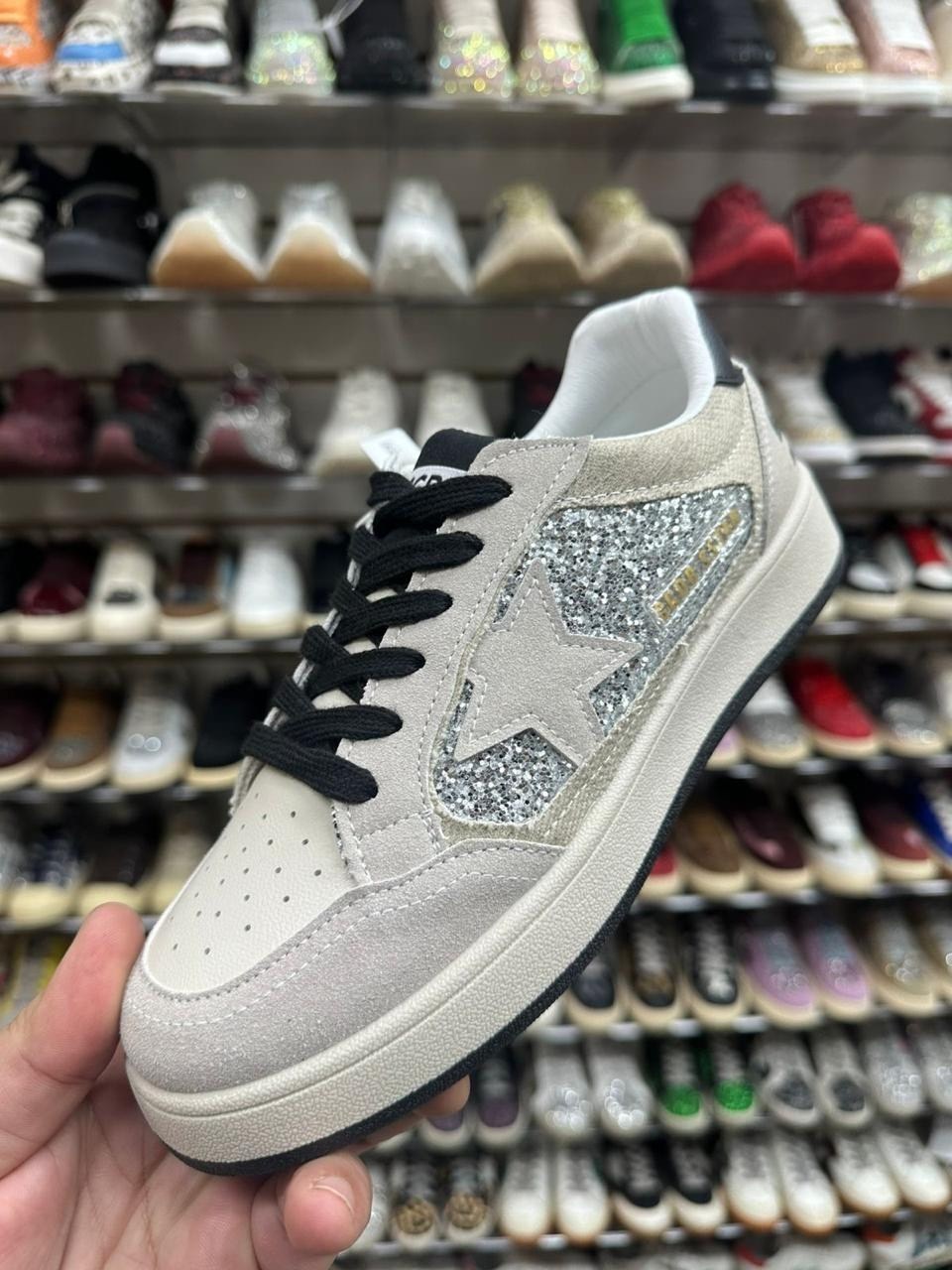 кроссовки golden goose с пайетками на платформе,кеды golden goose женские,,golden goose кеды блестящие черные,кеды golden goose