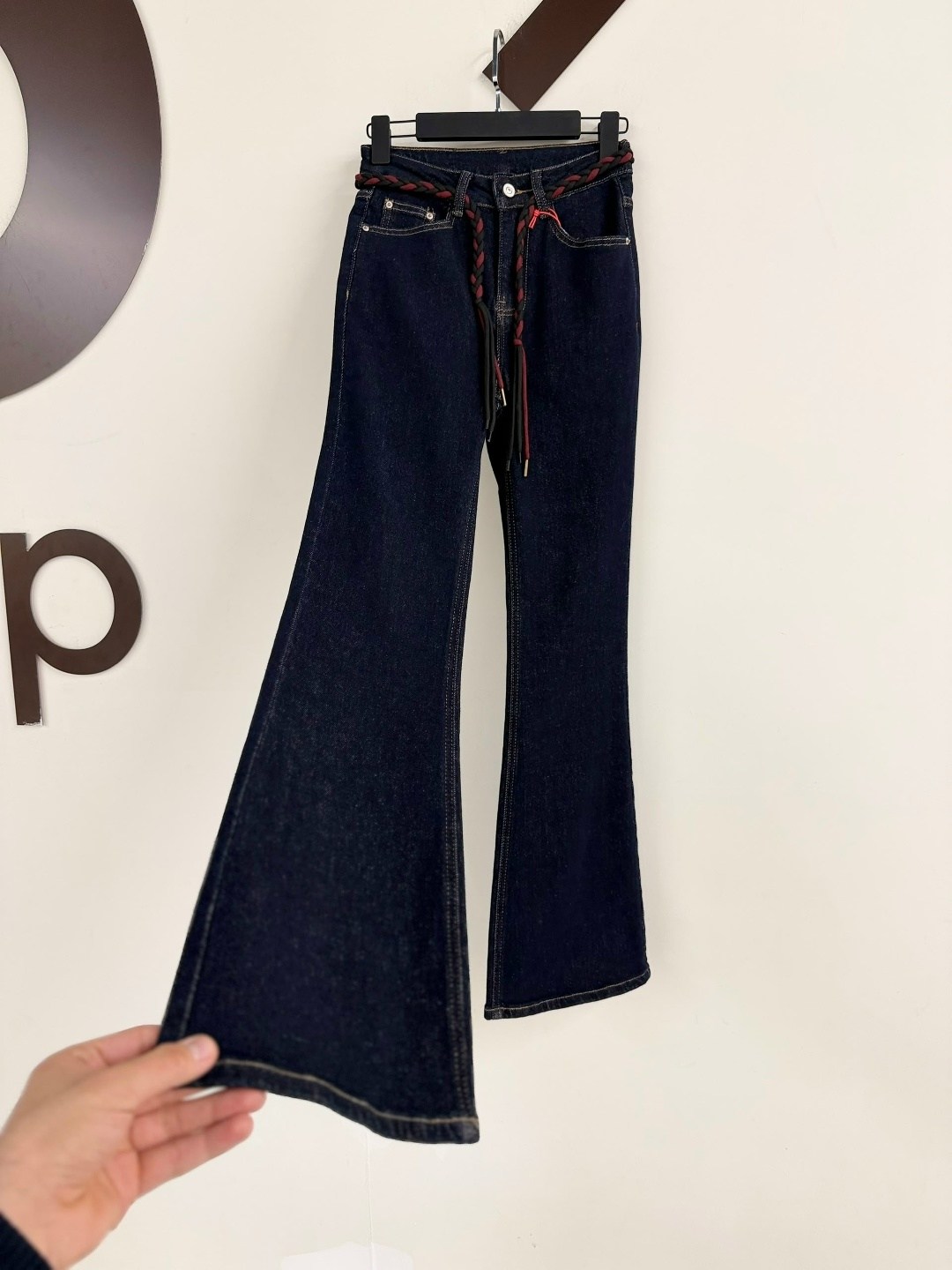 женские джинсы,расклешенные джинсы,женские джинсы клеш,джинсы bootcut,одежда джинсы